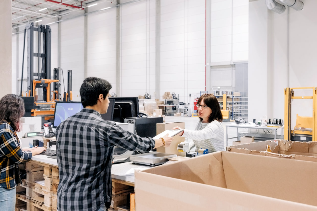 Versand und Verpackung in einem Lagerhaus